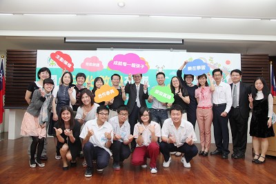活化教學列車引迴響 觸動教師翻轉教室 活化教學列車引迴響 觸動教師翻轉教室